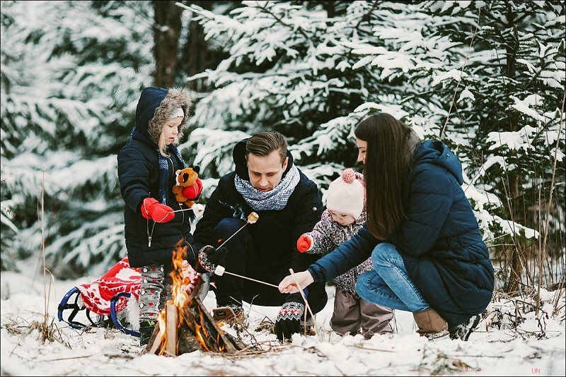 Ģimenes fotosesija ziemā I Sniegs, ugunskurs un pozitīvas emocijas I Fotogrāfs Uģis Nagliņš 138700