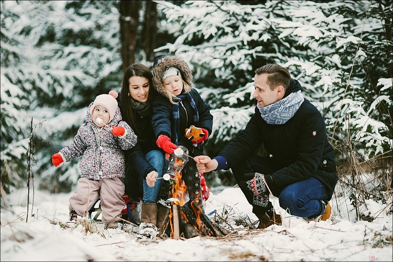 Ģimenes fotosesija ziemā I Sniegs, ugunskurs un pozitīvas emocijas I Fotogrāfs Uģis Nagliņš 138750