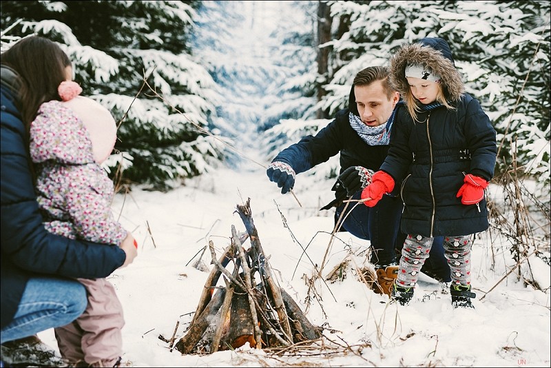 Ģimenes fotosesija ziemā I Sniegs, ugunskurs un pozitīvas emocijas I Fotogrāfs Uģis Nagliņš 138550